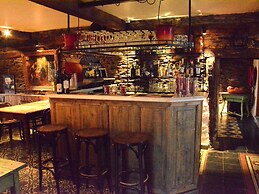 House Full of Charm & Comfort, Great Calm, Large Sauna, Large Hot Tub