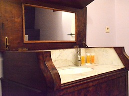 House Full of Charm & Comfort, Great Calm, Large Sauna, Large Hot Tub