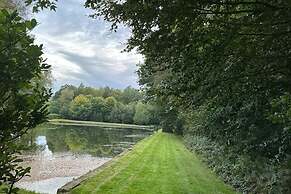 House Full of Charm & Comfort, Great Calm, Large Sauna, Large Hot Tub