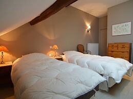 Holiday Home in Nismes Viroinval