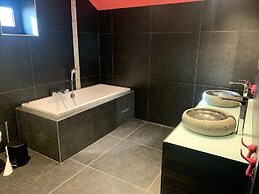Holiday Home La Roche-en-ardenne With Pool
