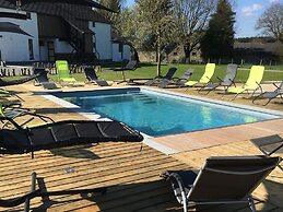 Spacious Holiday Home La Roche-en-ardenne With Pool