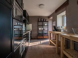 Holiday Home With Private Pool and Deer Park