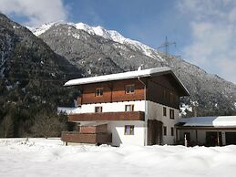 Apartment Near the ski Area in Matrei