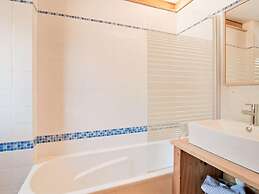 Villa in Freyneux With Garden