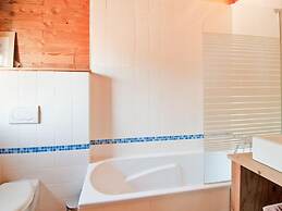 Villa in Freyneux With Garden