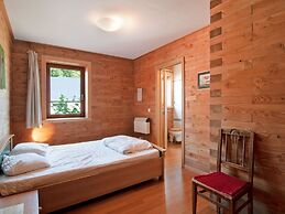 Villa in Freyneux With Garden