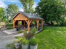 Villa in Freyneux With Garden