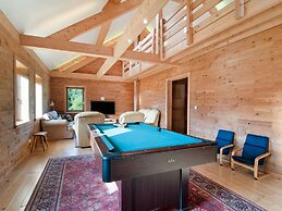 Villa in Freyneux With Garden