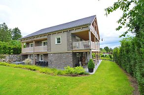 Sumptuous Chalet in Septon with Sauna & Hot Tub