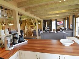 Sumptuous Chalet in Septon with Sauna & Hot Tub