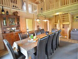 Sumptuous Chalet in Septon with Sauna & Hot Tub