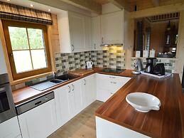 Sumptuous Chalet in Septon with Sauna & Hot Tub