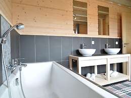 Sumptuous Chalet in Septon with Sauna & Hot Tub