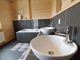 Sumptuous Chalet in Septon with Sauna & Hot Tub