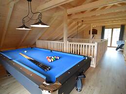 Sumptuous Chalet in Septon with Sauna & Hot Tub