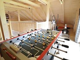 Sumptuous Chalet in Septon with Sauna & Hot Tub