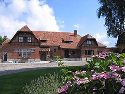 Farmhouse With Hills in Comines-warneton