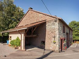 Farmhouse in Basse-bodeux Near Forest