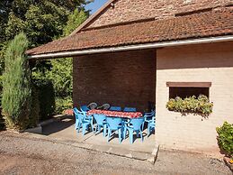 Farmhouse in Basse-bodeux Near Forest