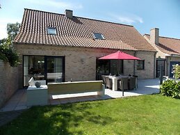 Sun-kissed Villa in Diksmuide With Garden, Terrace, Sauna