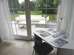 Sun-kissed Villa in Diksmuide With Garden, Sauna