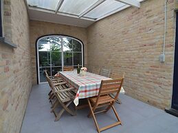 Sun-kissed Villa in Diksmuide With Garden, Sauna