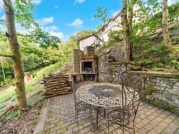 Apartment in Bouillon With Garden
