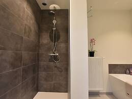 Tasteful Holiday Home in Sijsele-brugge With Garden