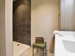 Tasteful Holiday Home in Sijsele-brugge With Garden
