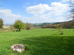 Cottage La Fausse Epine Near Forest