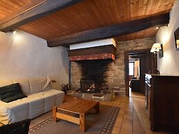 Cottage La Fausse Epine Near Forest