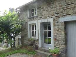 Cottage La Fausse Epine Near Forest