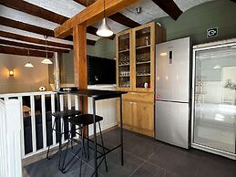 Spacious Farmhouse in Houyet with Hot Tub