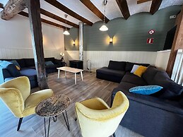 Spacious Farmhouse in Houyet with Hot Tub