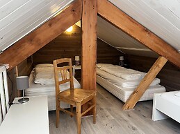 Spacious Farmhouse in Houyet with Hot Tub