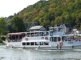 Spacious Farmhouse in Houyet with Hot Tub