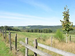 Luxury Pet Friendly Chalet in Bièvre near Forest