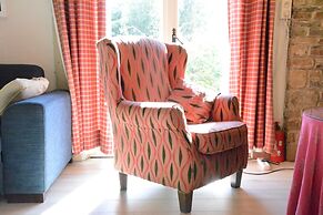 Luxury Pet Friendly Chalet in Bièvre near Forest