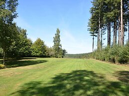 Luxury Pet Friendly Chalet in Bièvre near Forest