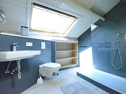 Luxury Pet Friendly Chalet in Bièvre near Forest