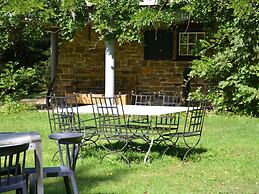 Luxury Pet Friendly Chalet in Bièvre near Forest