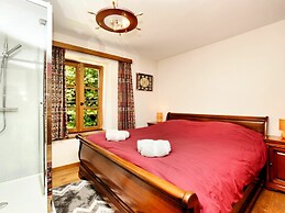 Magnificent Holiday Home in Baronville With Heated Pool & Billiards