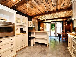 Magnificent Holiday Home in Baronville With Heated Pool & Billiards