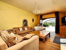 Magnificent Holiday Home in Baronville With Heated Pool & Billiards