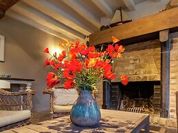 Luxurious Villa Near the Beach