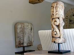 Luxurious Villa Near the Beach