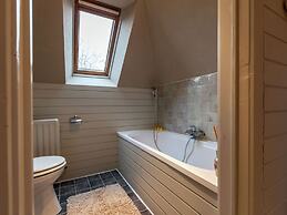 Luxurious Villa Near the Beach