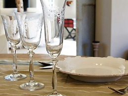 Luxurious Villa Near the Beach