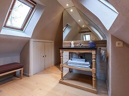 Luxurious Villa Near the Beach